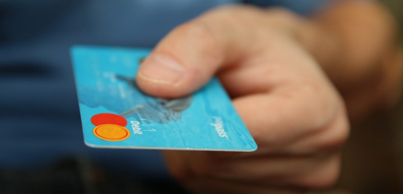 Legea cash-back, o nouă pomană pentru sectorul bancar